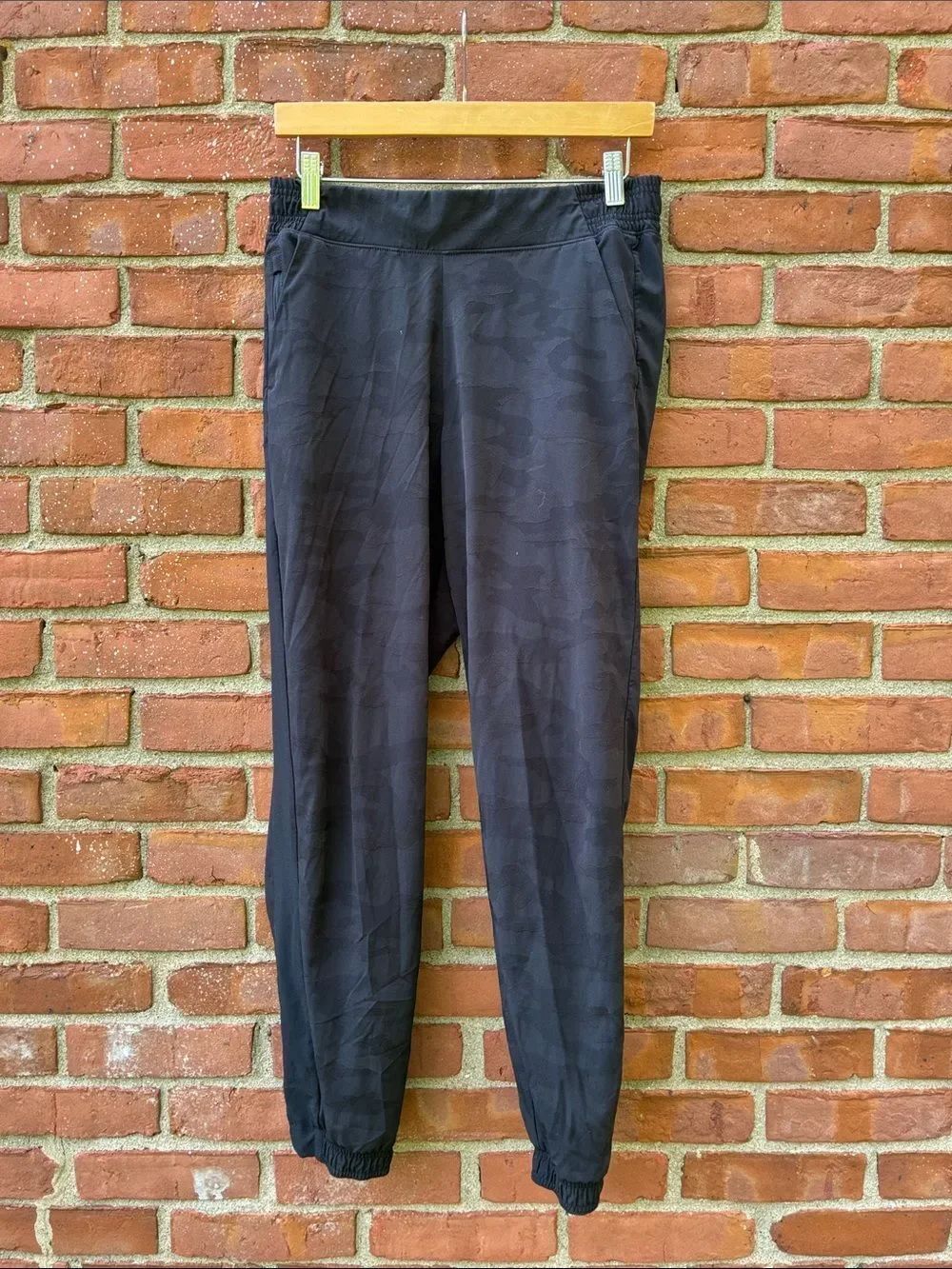 Athleta Black Camo Textured Jogger Pants